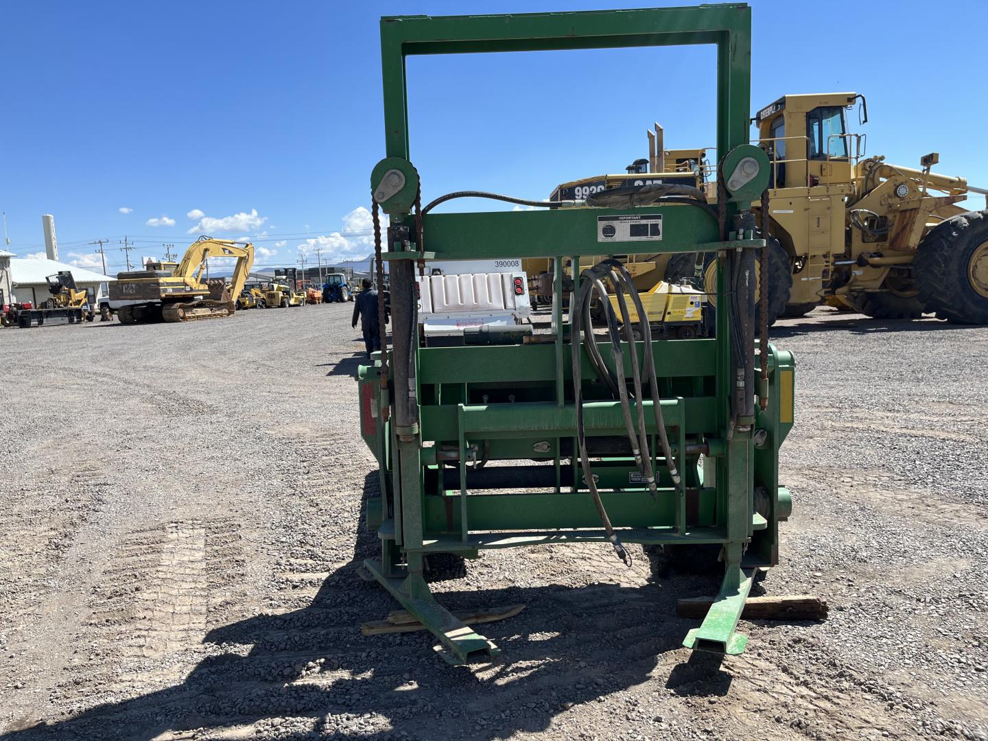 ./imagenes/INVOICE/2019/16848/MANIPULADOR DE PACAS DE ALGODON FRONTIER CM11 (6).JPG